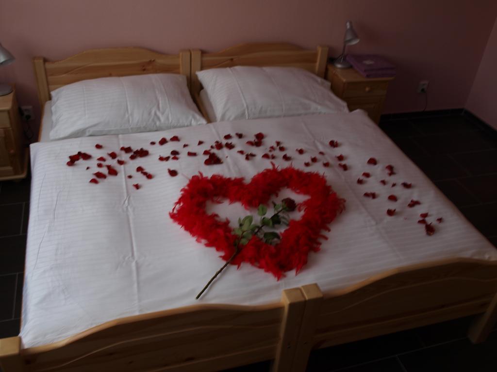 Penzion U Dvou Lip Drnholec Ruang foto