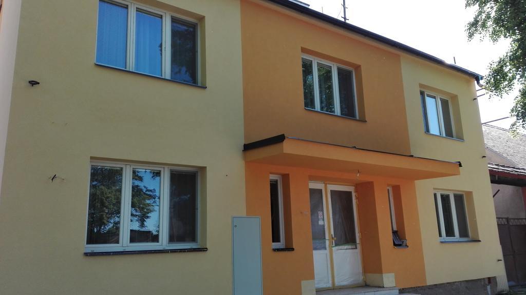 Penzion U Dvou Lip Drnholec Bagian luar foto